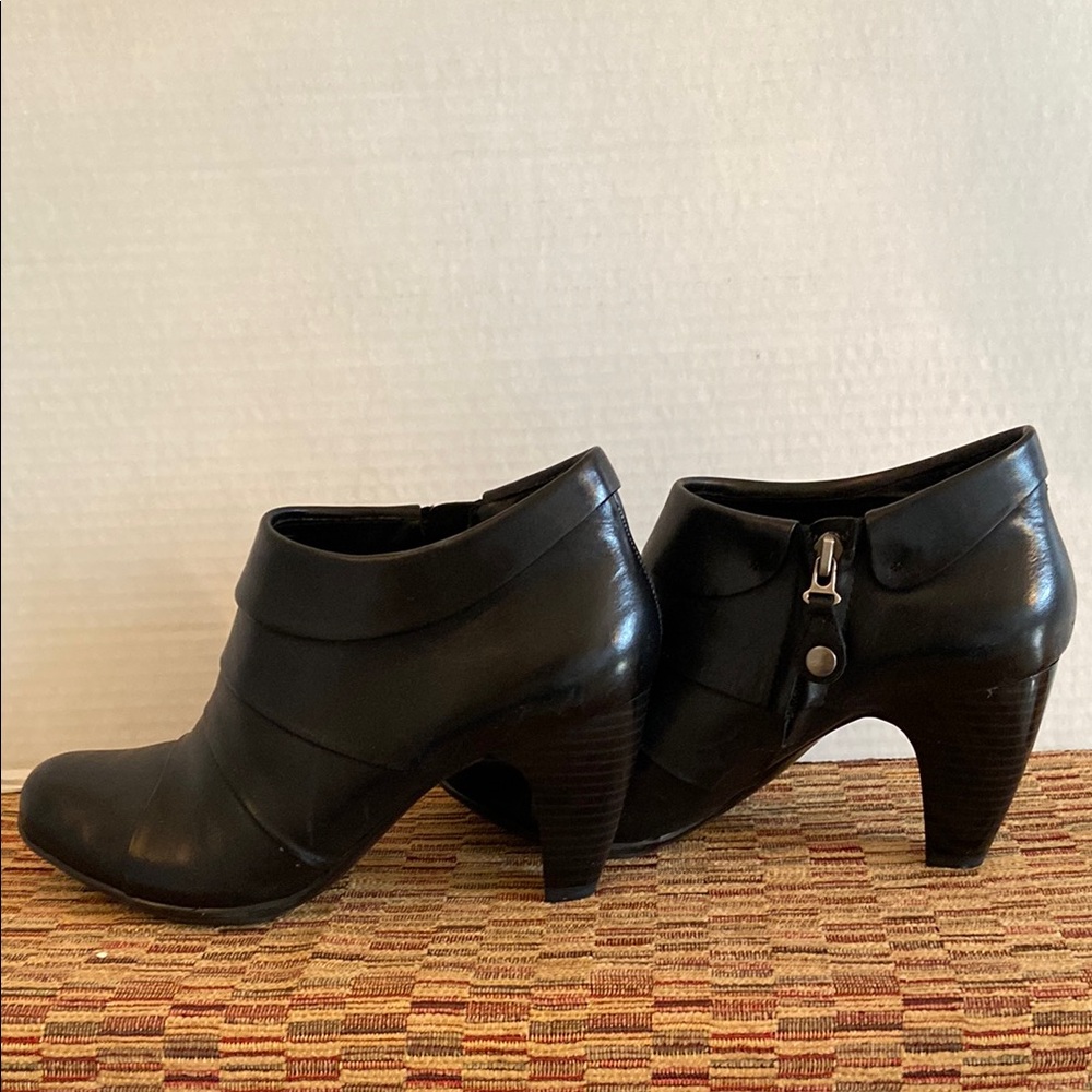 Connie Black Ankle Boots with Curved Heel